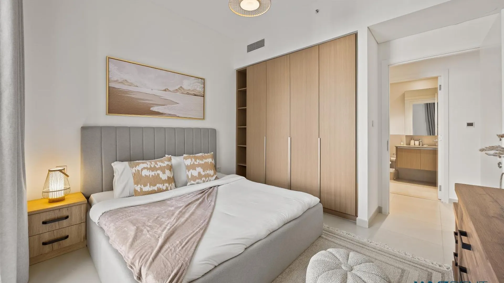 Earthy Elegant 1 Bedroom In Surf 2-Creek Beach Access Dubai Apartment
