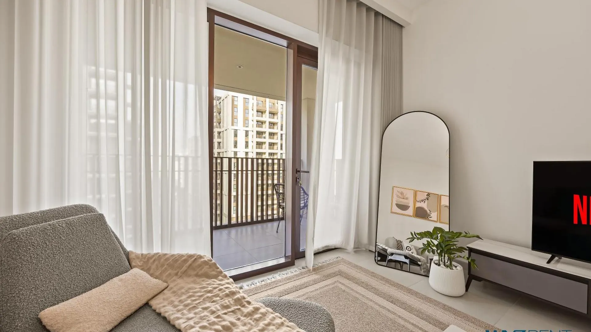 Earthy Elegant 1 Bedroom In Surf 2-Creek Beach Access Dubai Apartment