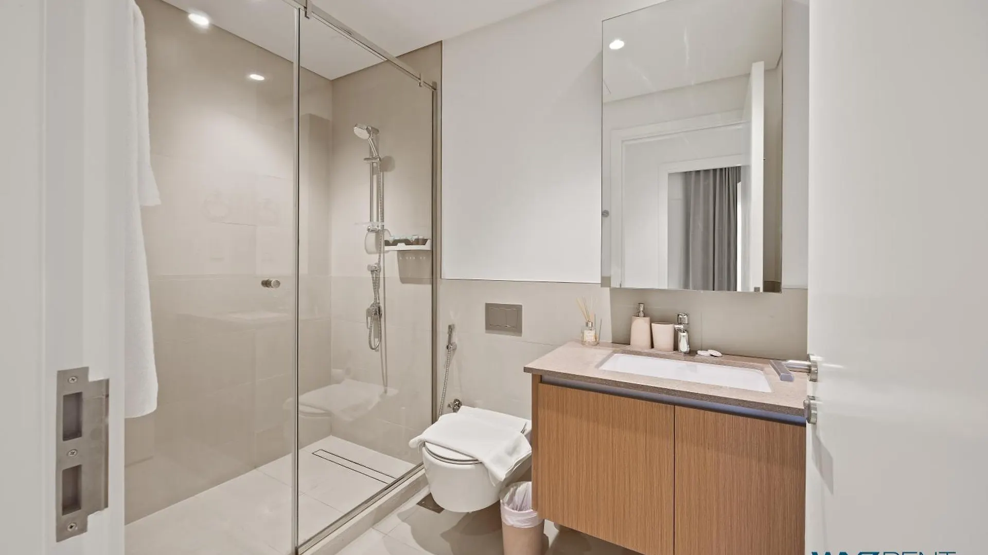 Earthy Elegant 1 Bedroom In Surf 2-Creek Beach Access Dubai